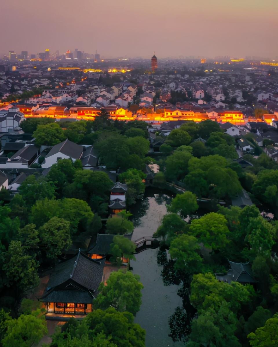 夏夜诗词名句精选（十首夏夜的诗词）