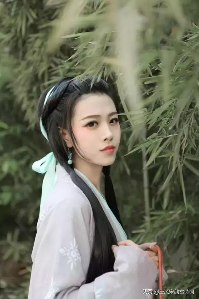 赞美唯美古诗大全（40首赞美女子品貌的古诗词）