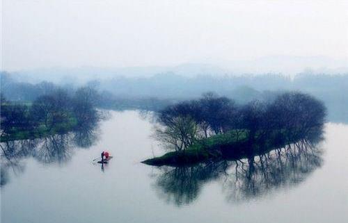 路上风景优美的朋友圈说说（路上风景）