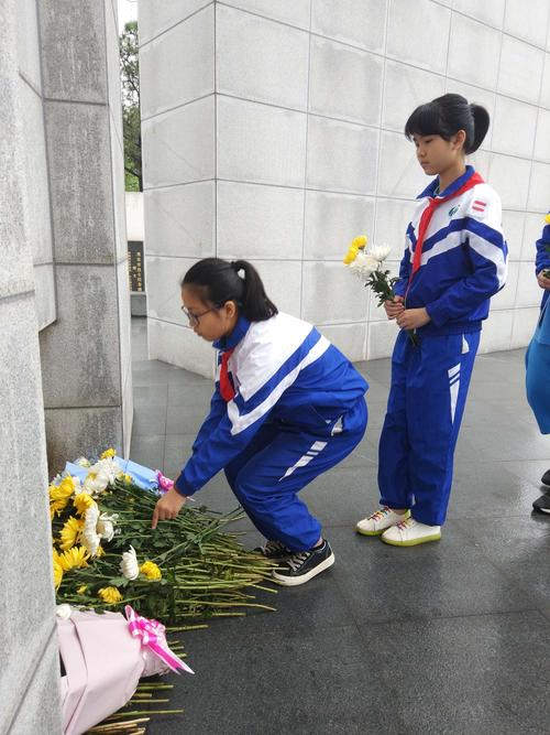 向英雄烈士致敬的话语（铭记历史、珍爱和平）