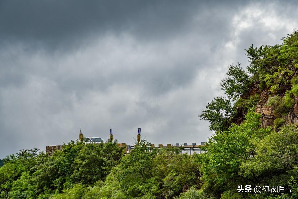 夏云六首古诗词赏析（流目夏云生，夏云已嵯峨）