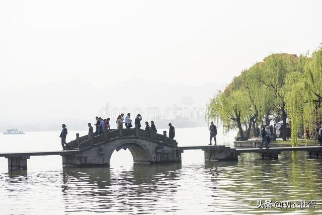 温庭筠两首爱情古诗（杨柳又如丝，梦长君不知）