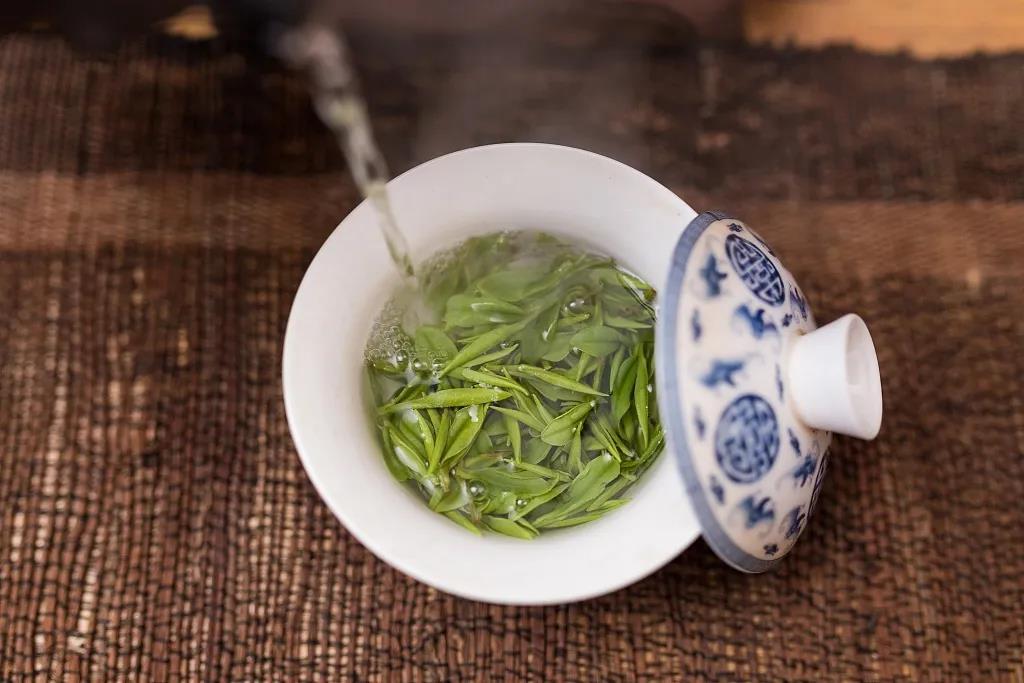 午枕不成春草梦，落花风静煮茶香（20句清茶百味古诗词）