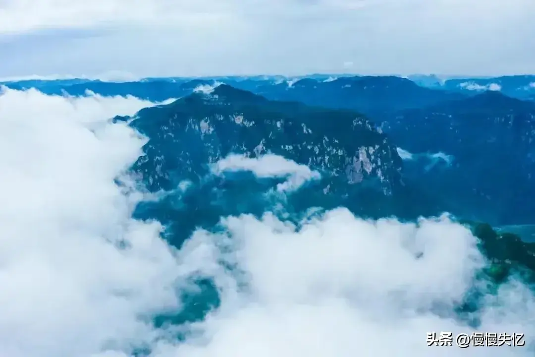 水光潋滟，山色空蒙（12首绝美山水古诗）