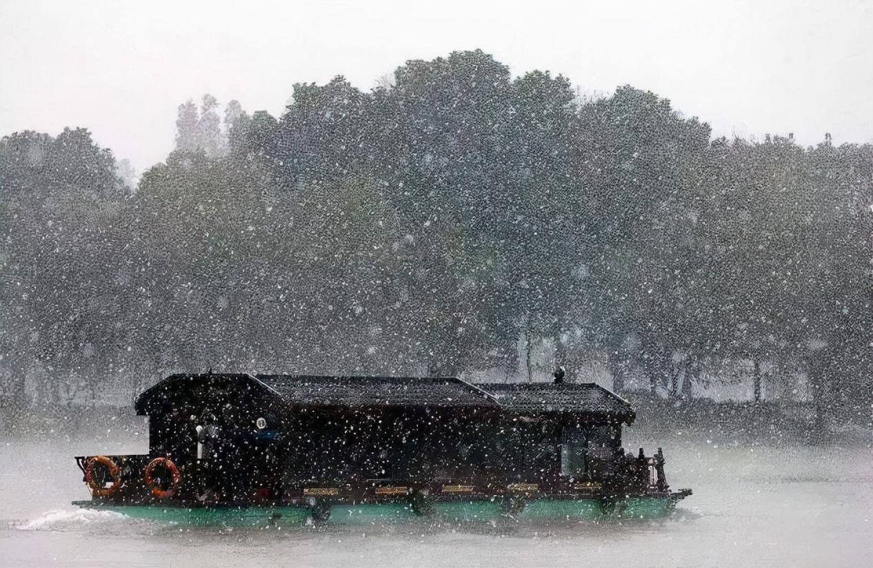 钓雪下雪的唯美古诗句（十首钓雪的诗词）