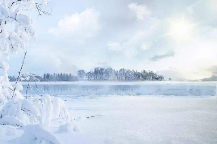 第一场雪的经典句子（《初雪如诗》）