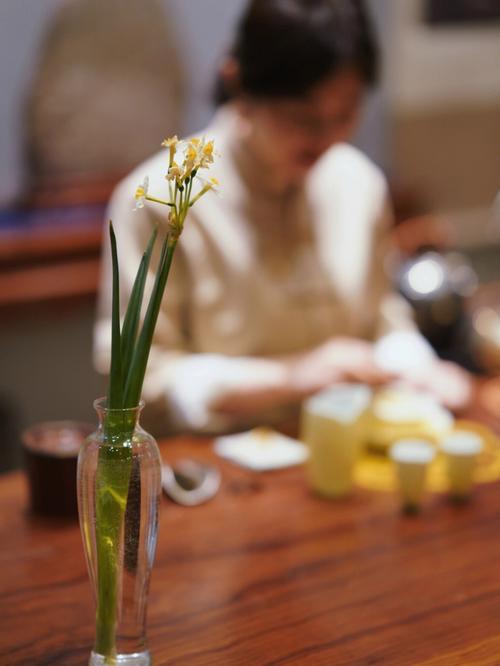 关于喝茶的句子短语（茶香浸润心灵——以喝茶的好句经典）