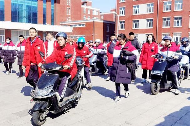 骑行，让我们拥有自由的双轮之旅（放学路上的奇遇）