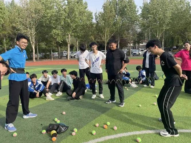 一场难忘的野炊之旅（小学生们在野外探险）