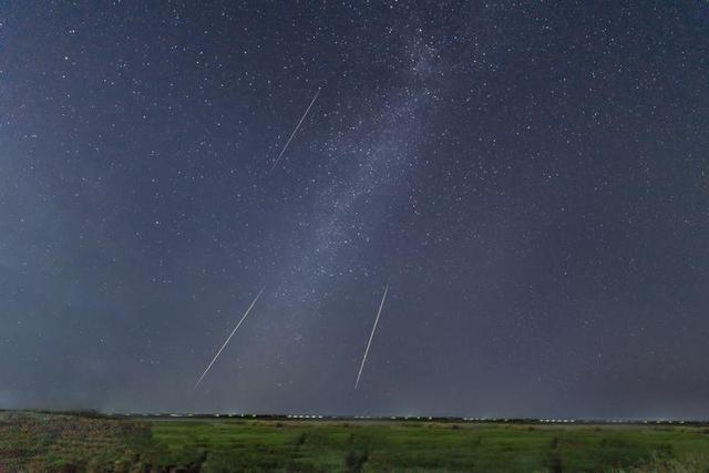 看见流星雨心情好句是什么？如何用一句话表达流星雨带来的喜悦？